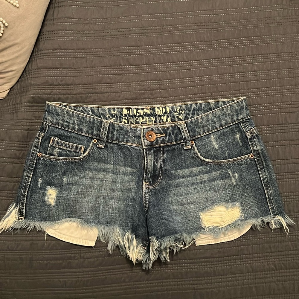 LOW RISE DENIM SHORTS